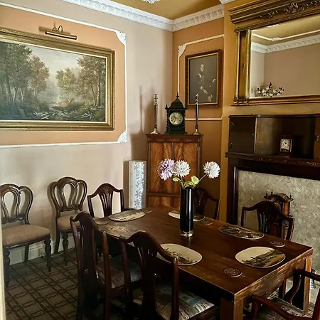 Princess Royal Townhouse * Scarborough