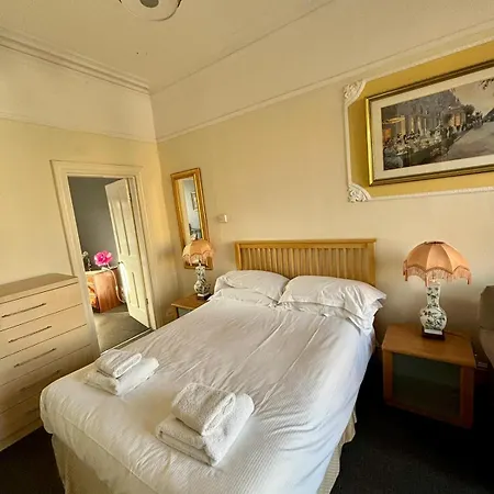 Princess Royal Townhouse * Scarborough